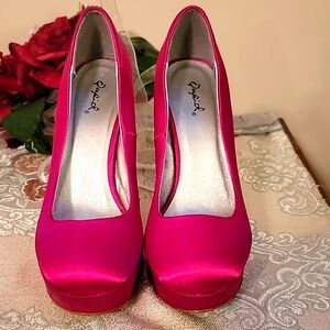 Qupid Fuscia Platform Stilleto Heels